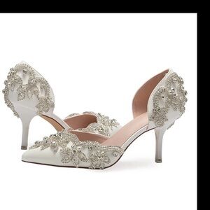 ✨ Elegant Ivory Bridal Heels – Rhinestone & Lace Embellished ✨